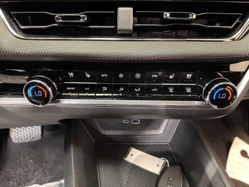 new 2026 Chevrolet Equinox car, priced at $37,552