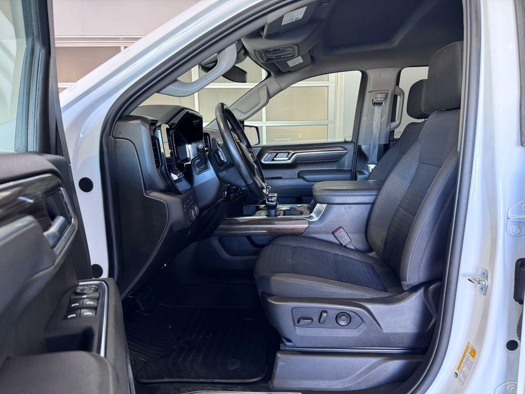 used 2025 Chevrolet Silverado 1500 car, priced at $44,987