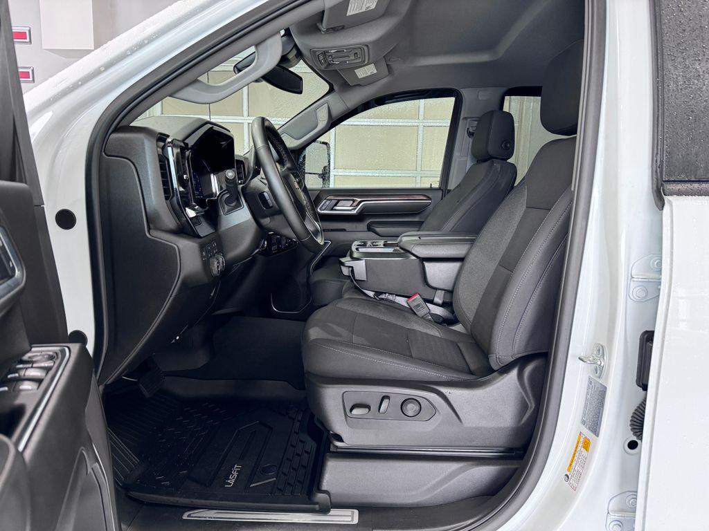 used 2025 Chevrolet Silverado 3500 car, priced at $60,987