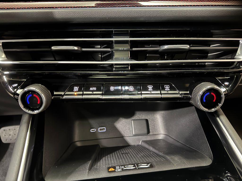new 2026 Chevrolet Traverse car, priced at $52,120