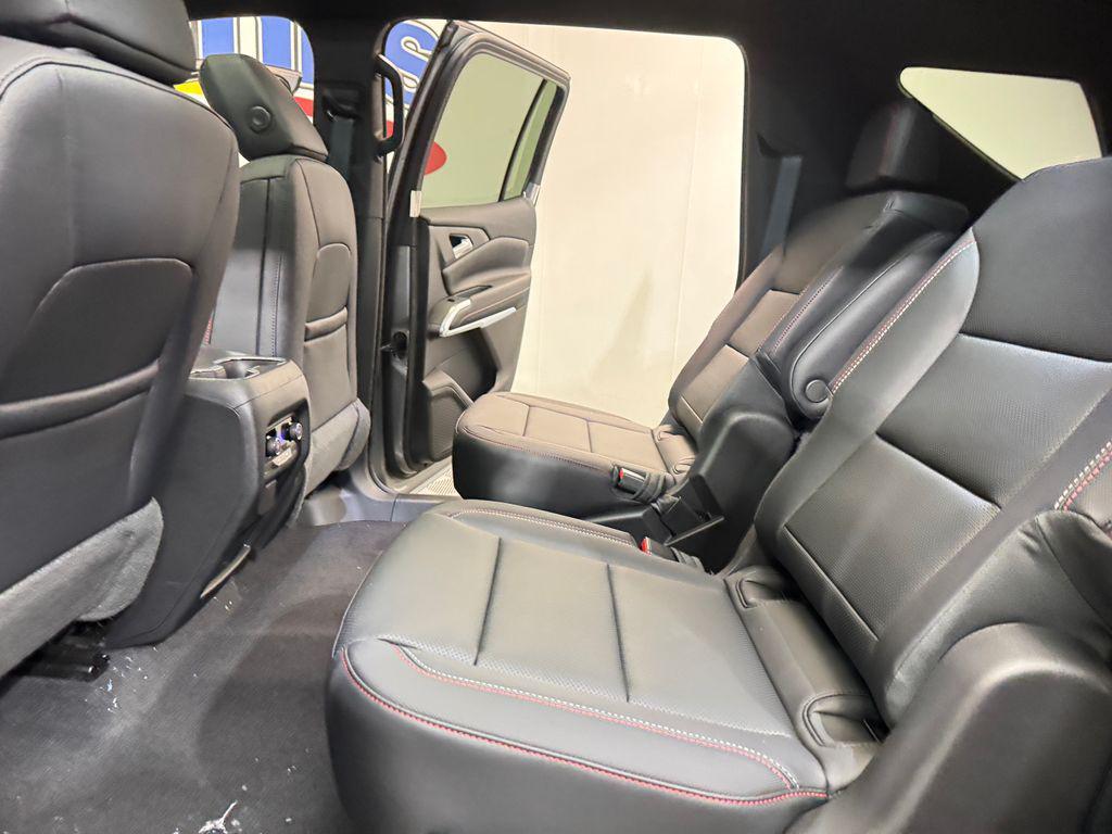 new 2026 Chevrolet Traverse car, priced at $52,120