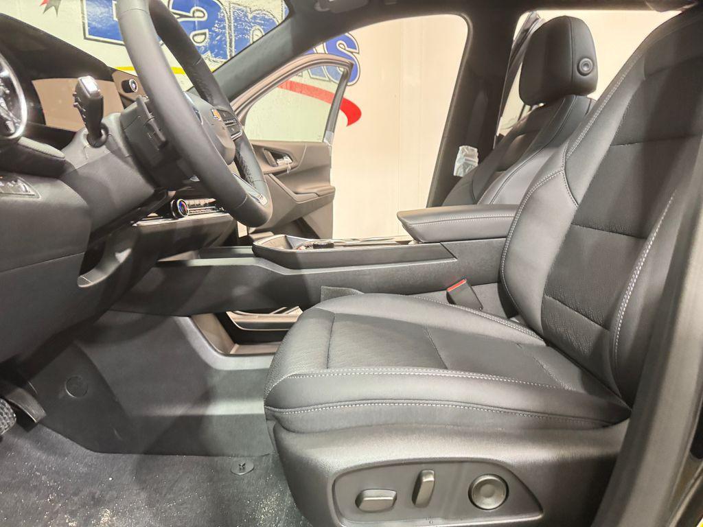 new 2026 Chevrolet Equinox car, priced at $34,090