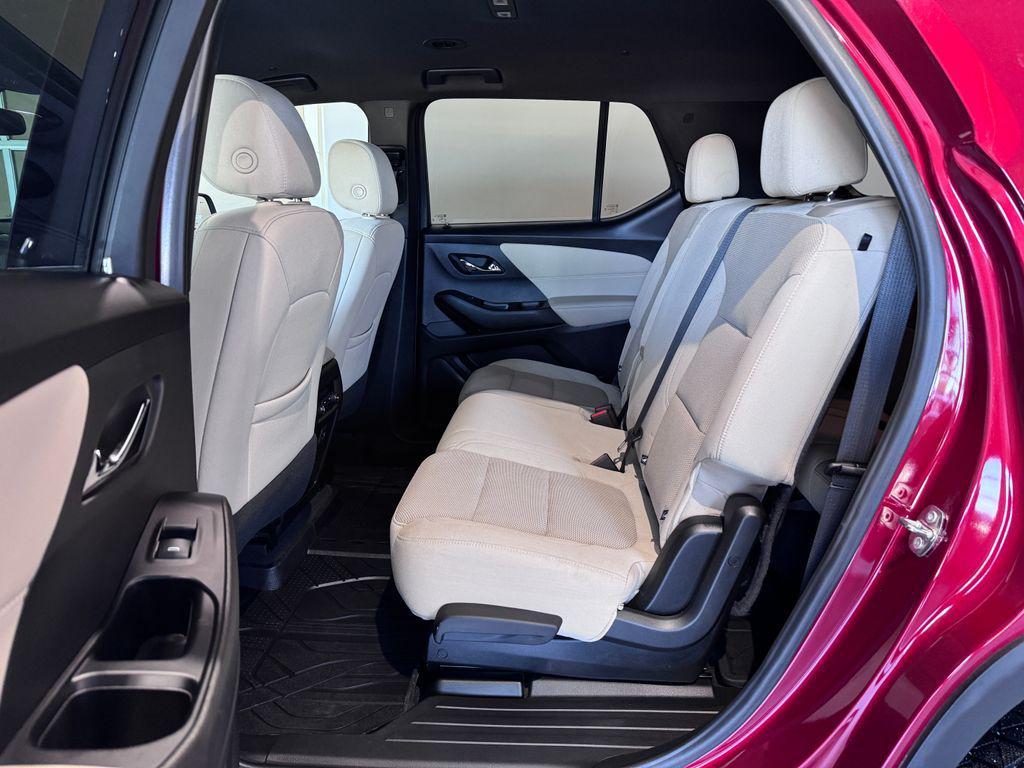 used 2023 Chevrolet Traverse car, priced at $32,987