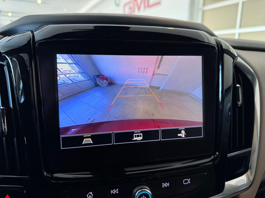 used 2023 Chevrolet Traverse car, priced at $32,987