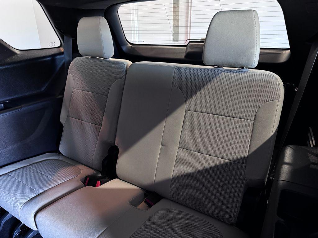 used 2023 Chevrolet Traverse car, priced at $32,987