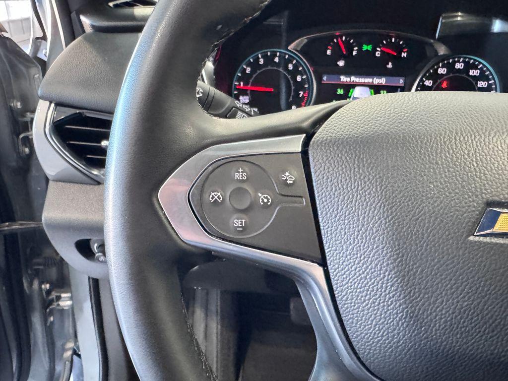 used 2023 Chevrolet Traverse car, priced at $33,987