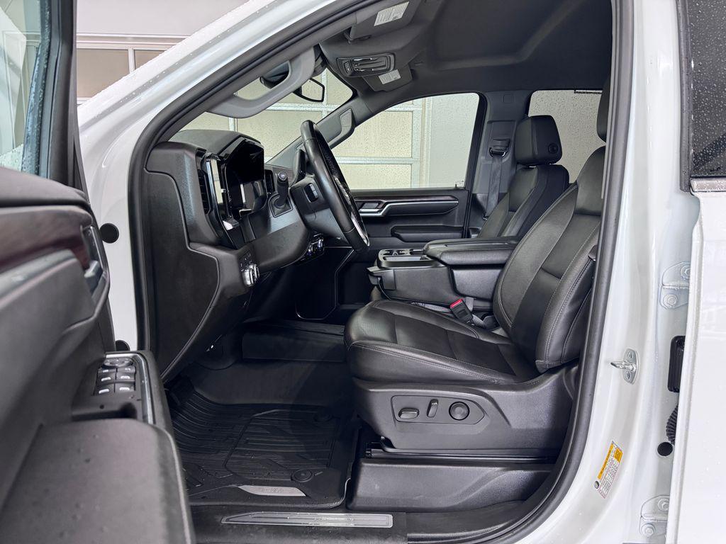 used 2025 GMC Sierra 1500 car, priced at $47,987