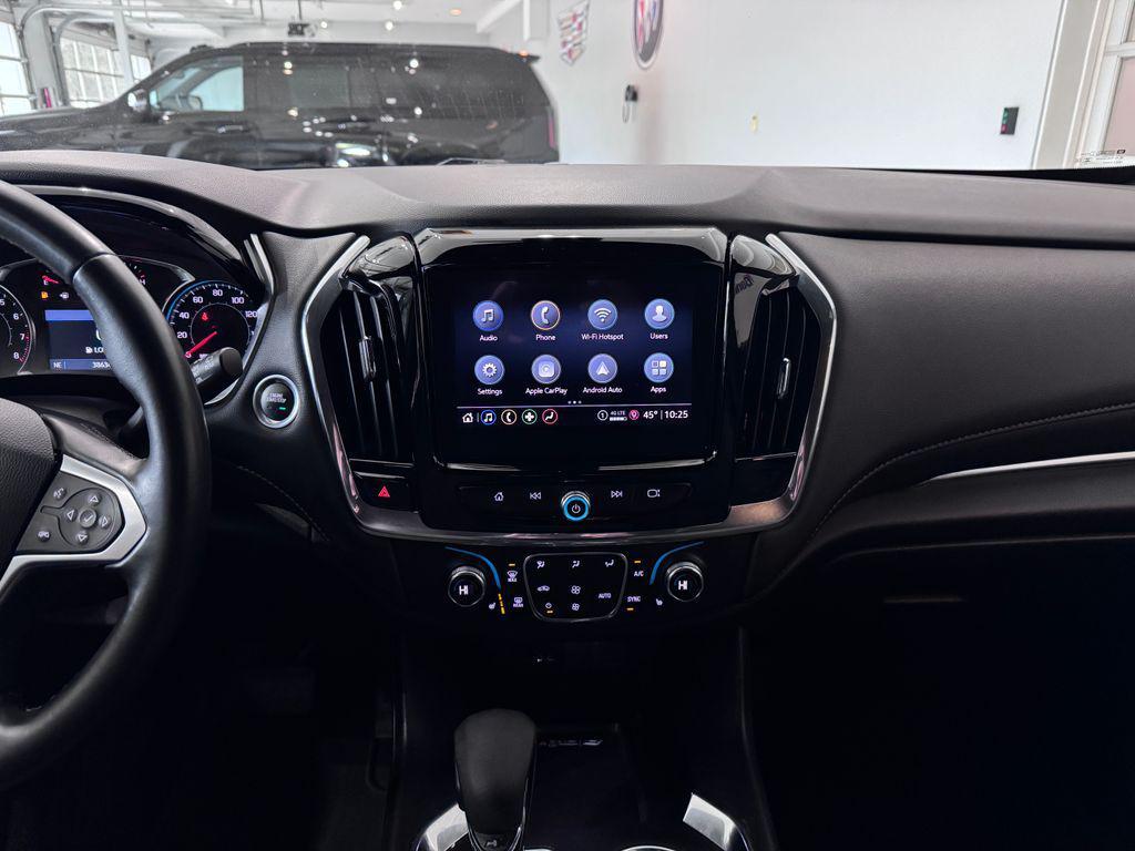 used 2023 Chevrolet Traverse car, priced at $31,987