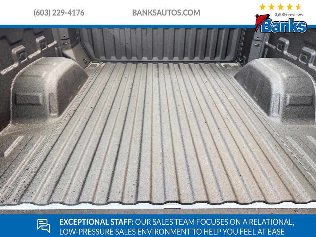 new 2026 GMC Sierra 1500 car, priced at $43,325