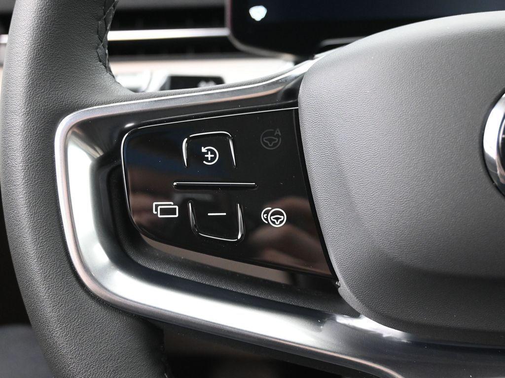 new 2025 Volvo EX90 car, priced at $79,378