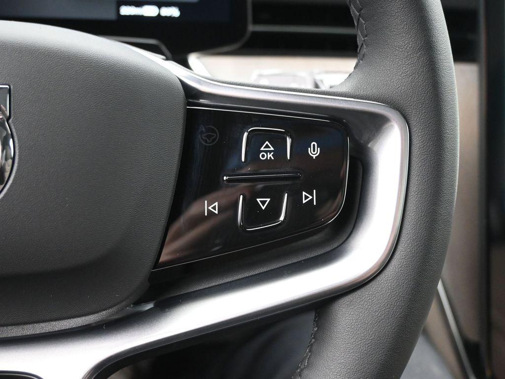 new 2025 Volvo EX90 car, priced at $79,378