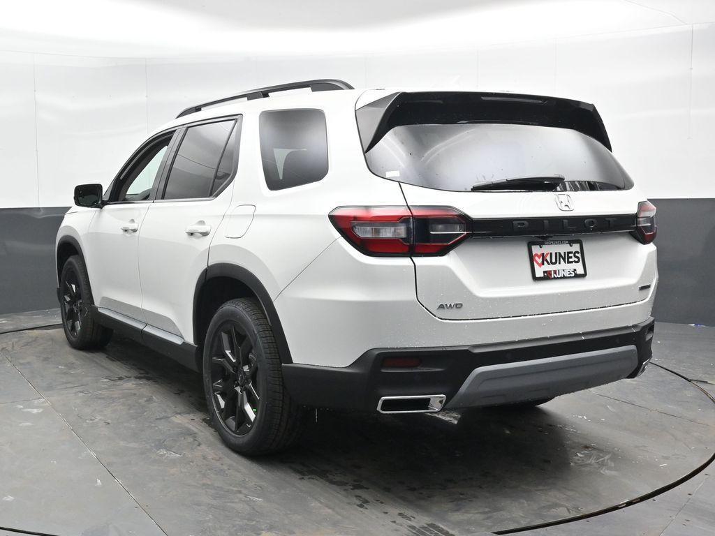 new 2025 Honda Pilot car, priced at $48,727