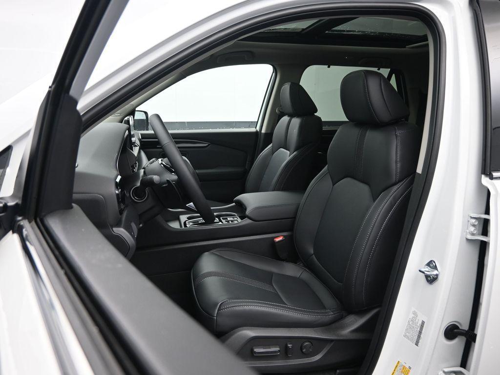 new 2025 Honda Pilot car, priced at $48,727