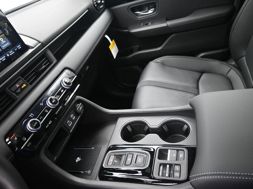 new 2025 Honda Pilot car, priced at $48,727