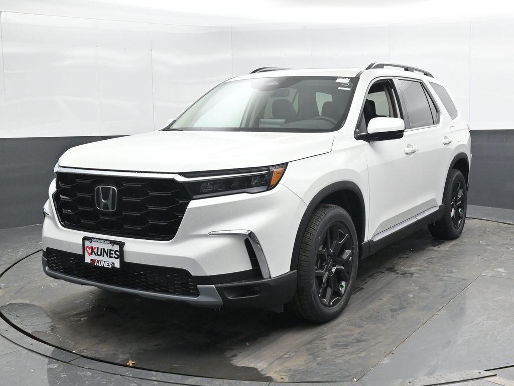 new 2025 Honda Pilot car, priced at $48,727