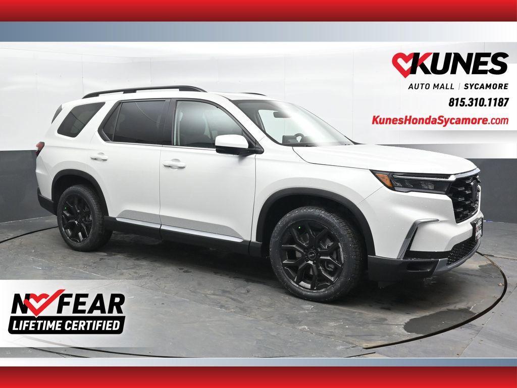 new 2025 Honda Pilot car, priced at $48,727