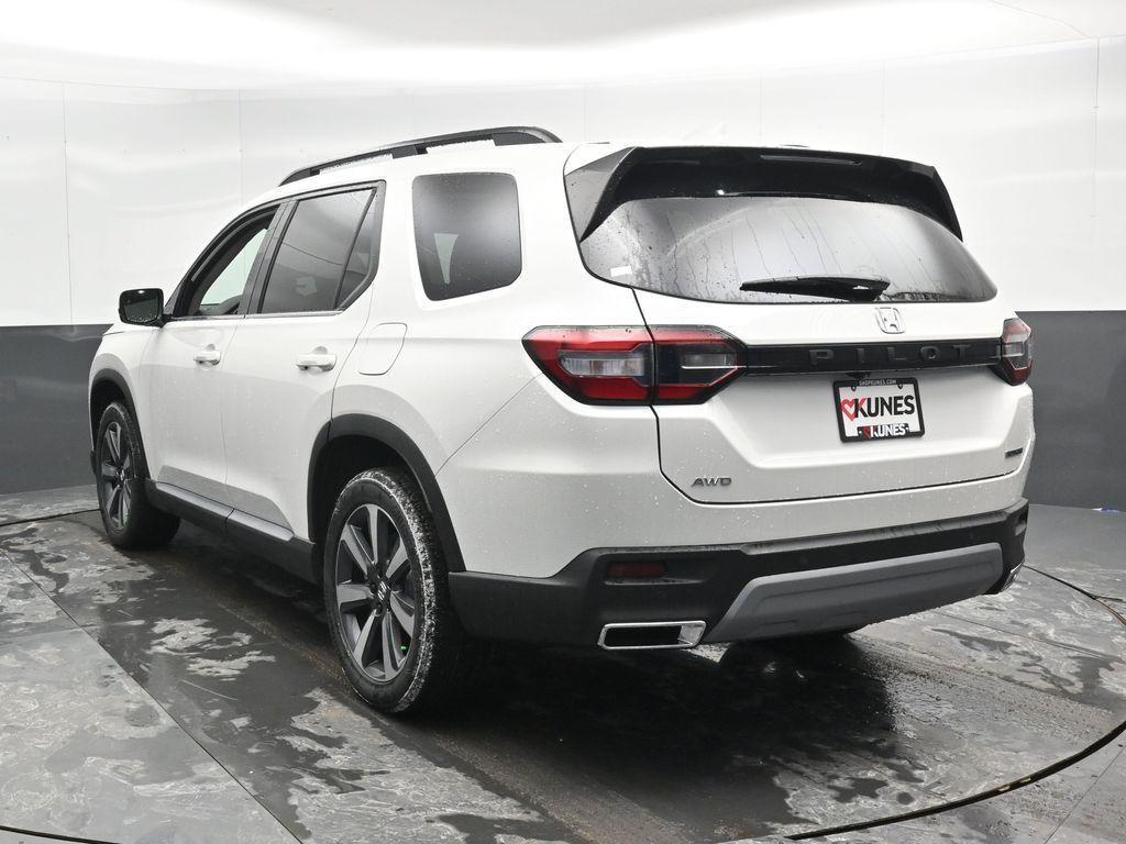 new 2025 Honda Pilot car, priced at $47,235