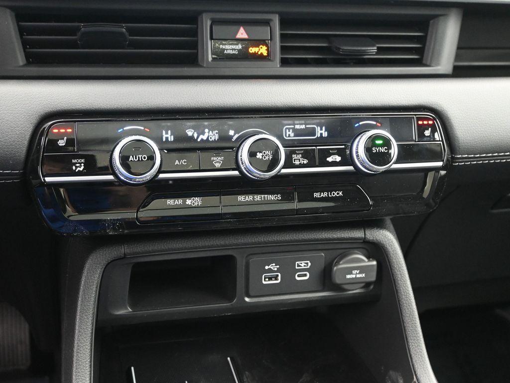 new 2025 Honda Pilot car, priced at $47,235