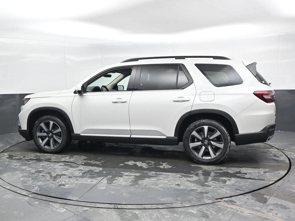 new 2025 Honda Pilot car, priced at $47,235