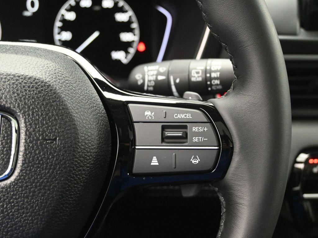 new 2025 Honda Pilot car, priced at $47,235