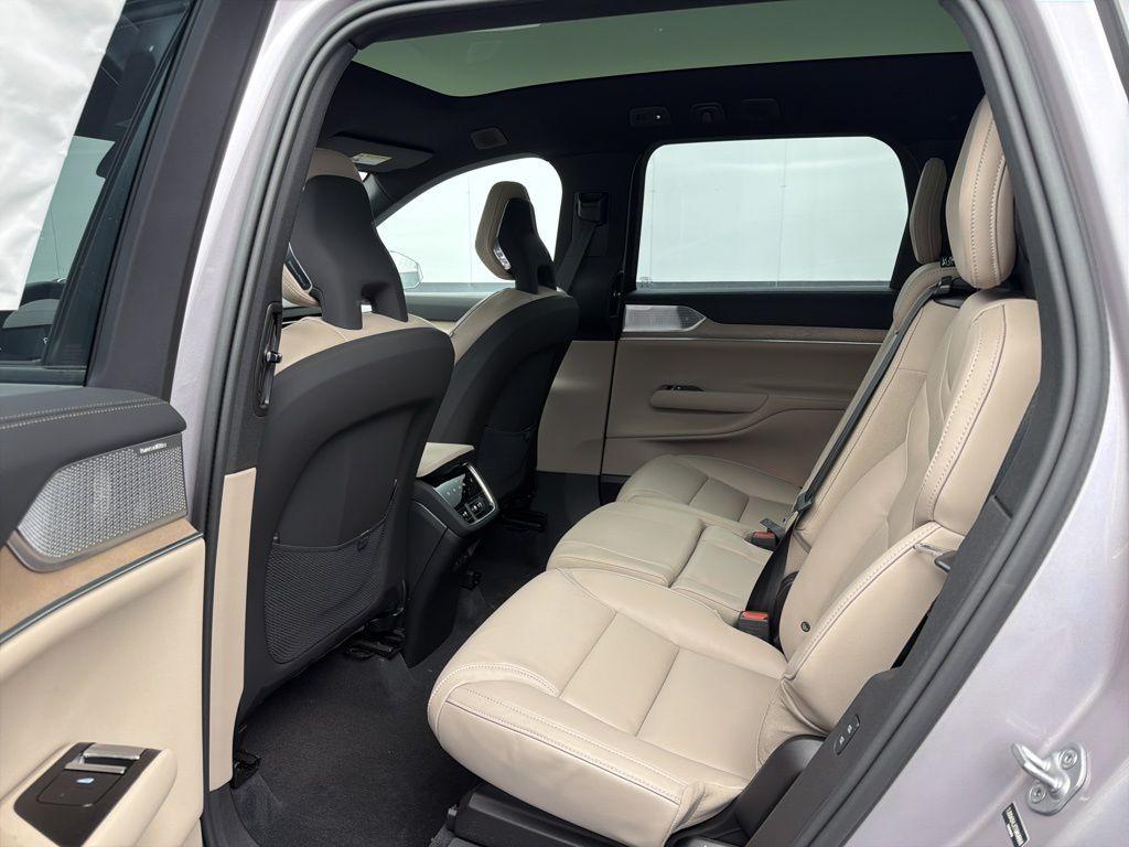 new 2026 Volvo EX90 car, priced at $92,569