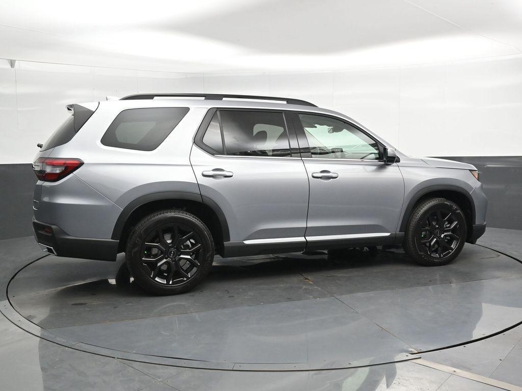 used 2025 Honda Pilot car, priced at $48,000
