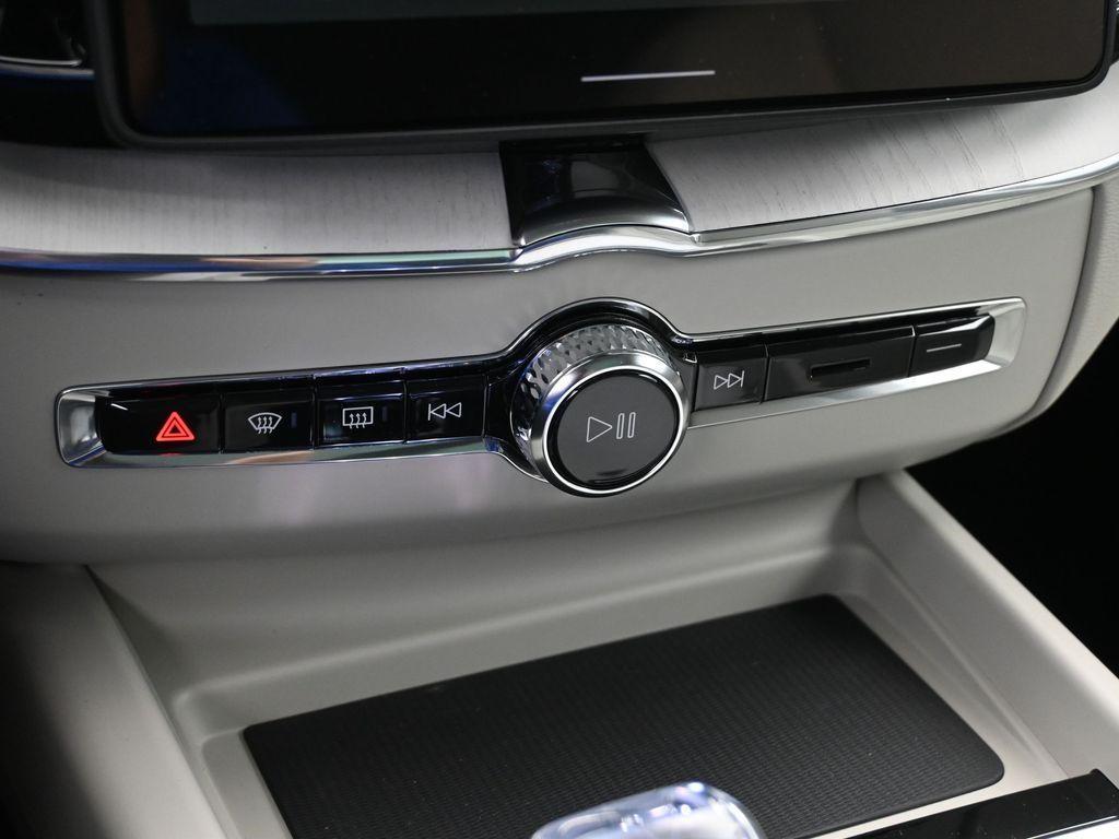 new 2026 Volvo XC60 car, priced at $59,934