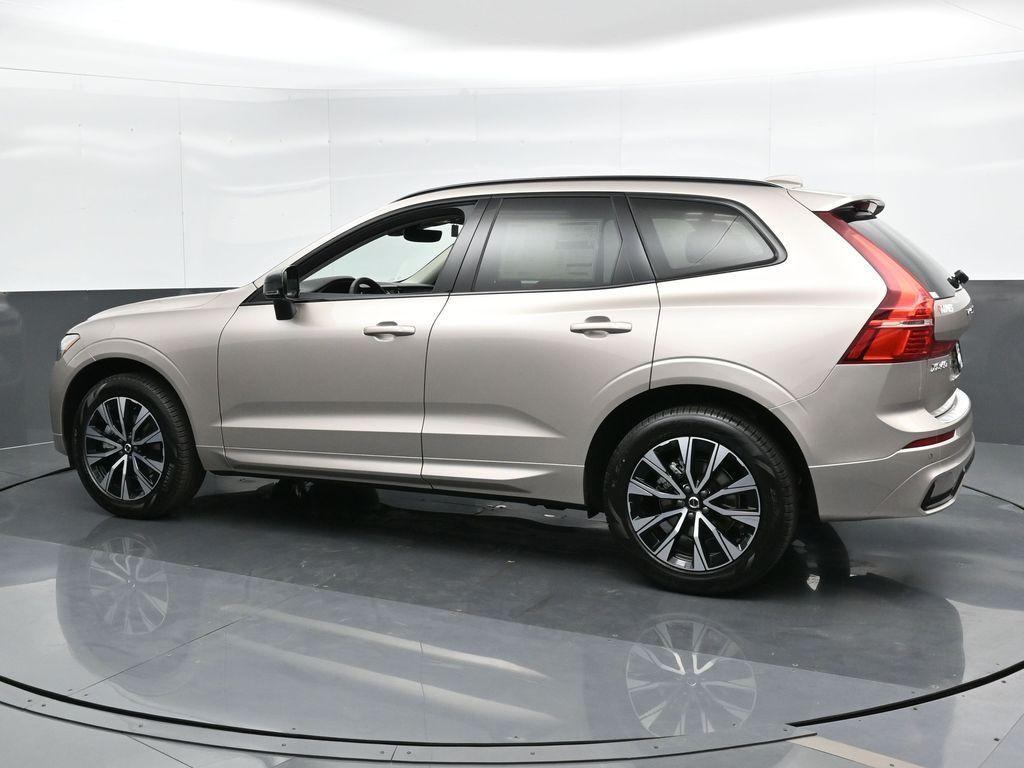 new 2025 Volvo XC60 car, priced at $40,732