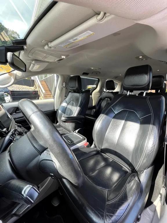 used 2022 Chrysler Pacifica Hybrid car, priced at $21,305