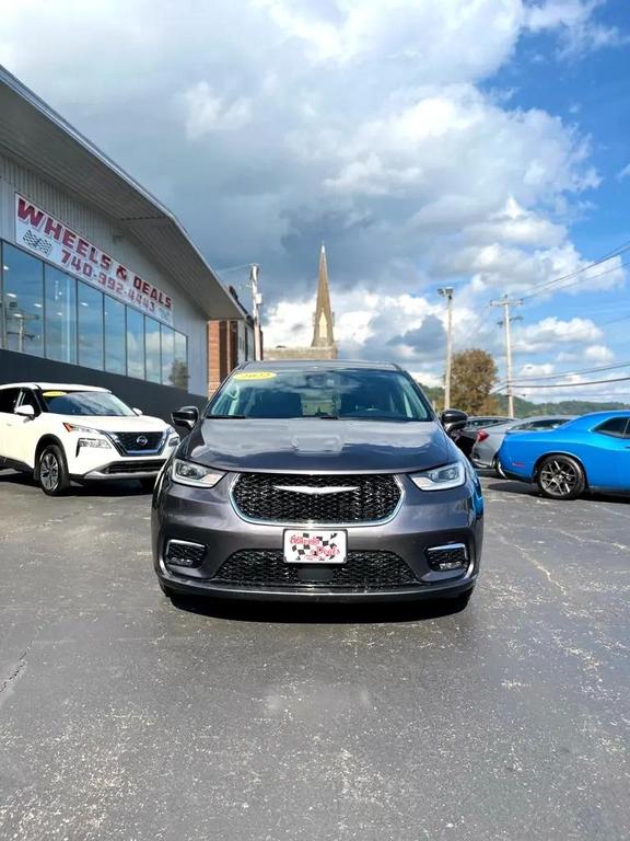 used 2022 Chrysler Pacifica Hybrid car, priced at $21,305