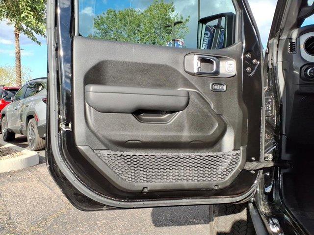 used 2025 Jeep Gladiator car, priced at $37,799