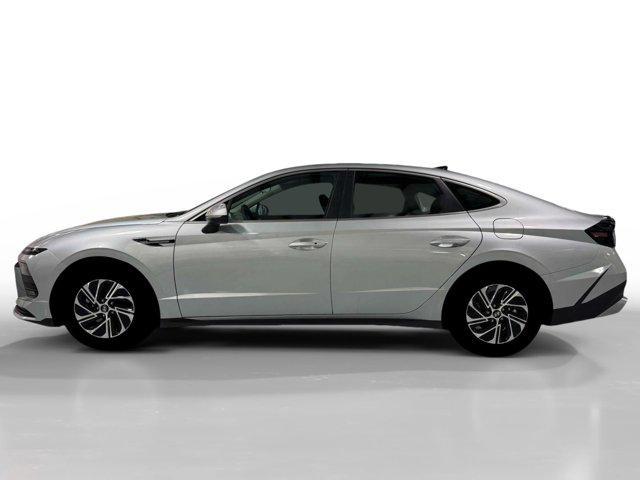 new 2026 Hyundai Sonata Hybrid car, priced at $30,900