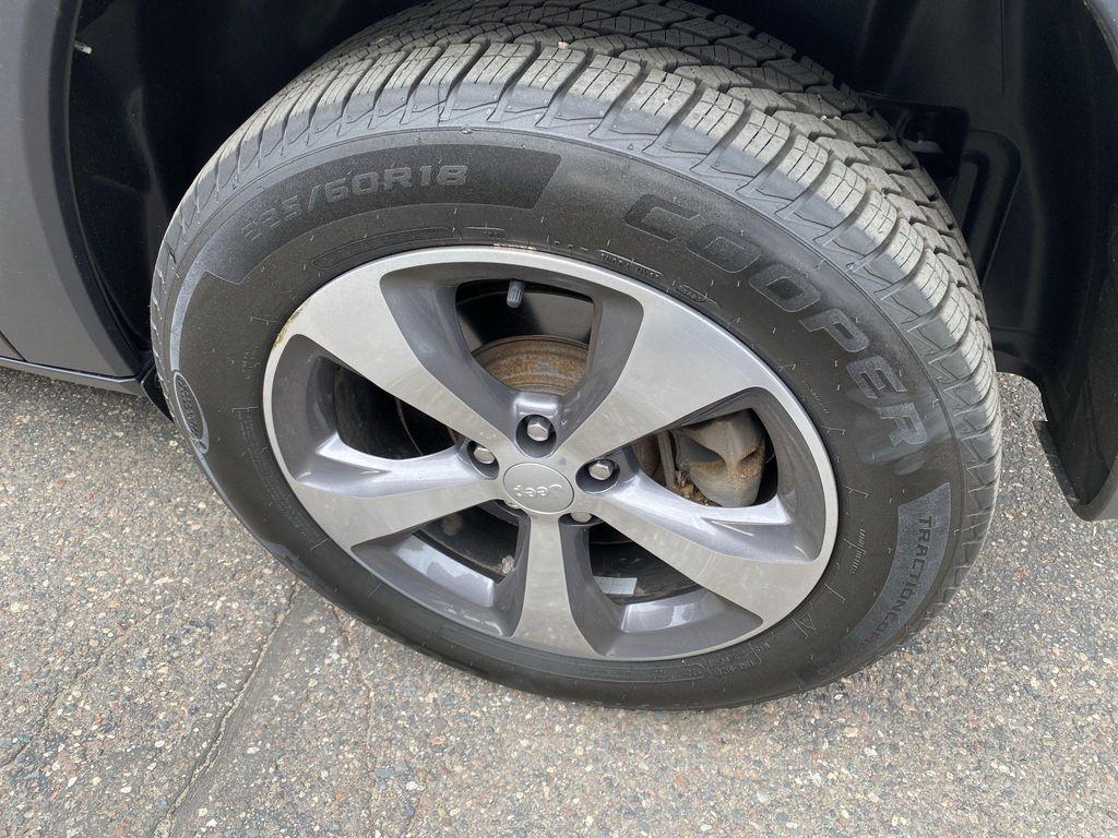 used 2019 Jeep Cherokee car