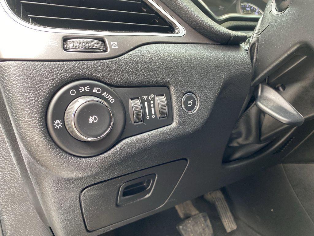 used 2019 Jeep Cherokee car