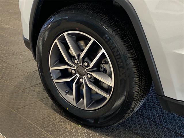 used 2022 Jeep Grand Cherokee car, priced at $25,490