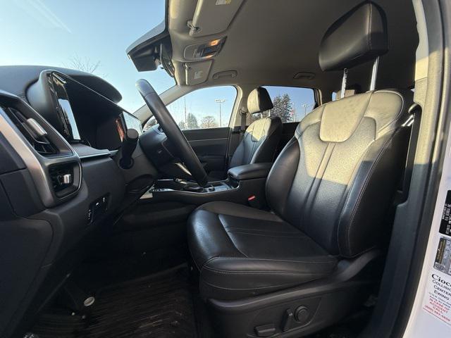 used 2023 Kia Sorento car, priced at $26,924