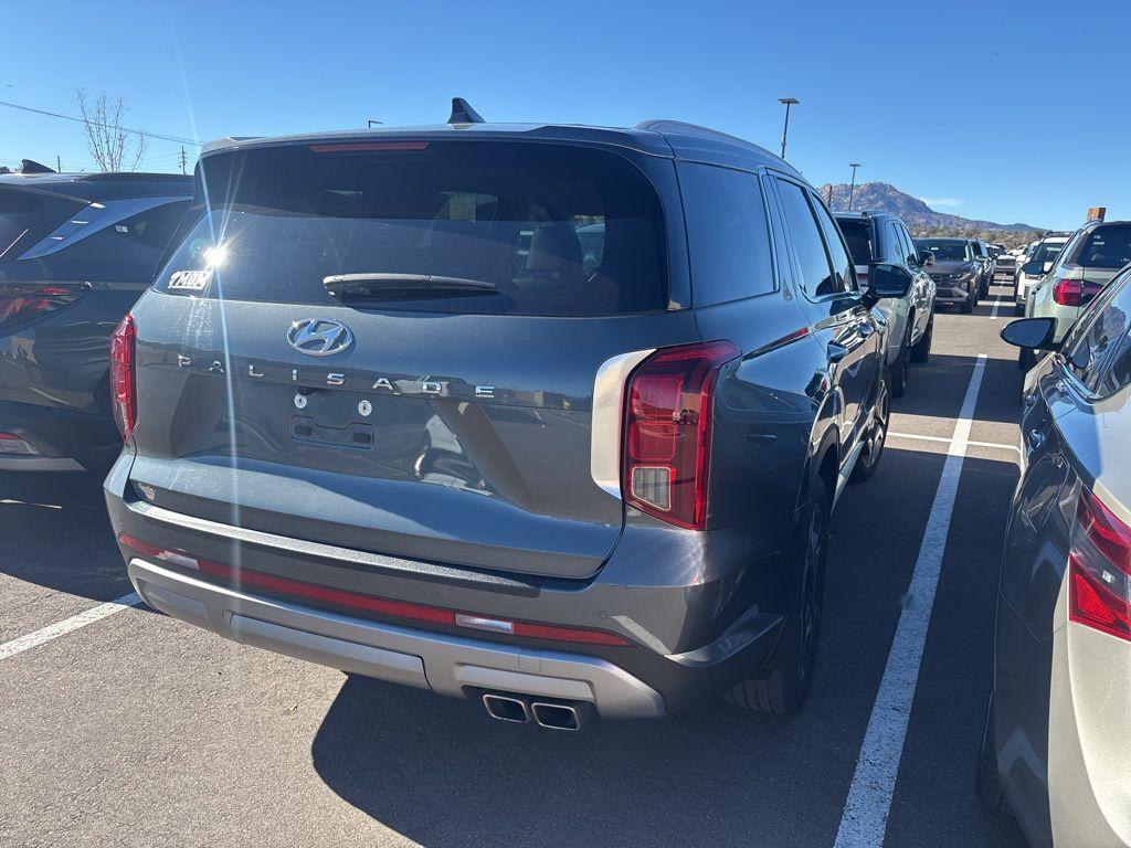 used 2024 Hyundai Palisade car, priced at $37,611