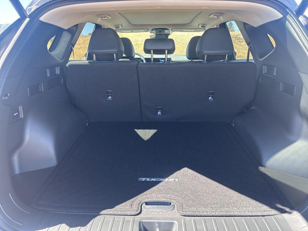 used 2025 Hyundai TUCSON Hybrid car, priced at $34,649