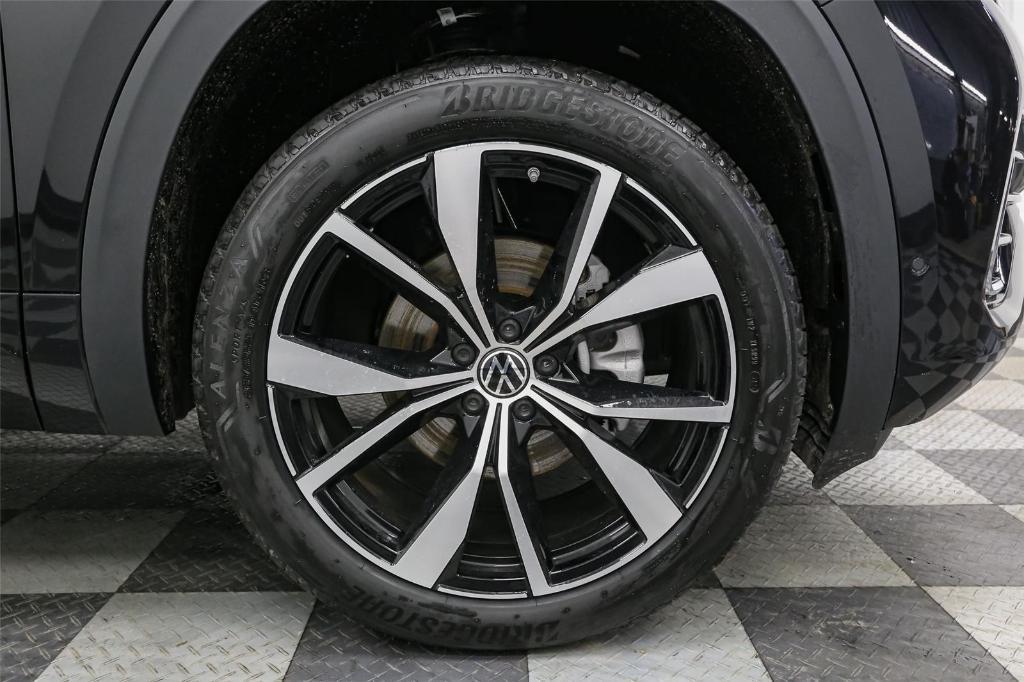 new 2026 Volkswagen Atlas Cross Sport car, priced at $52,395