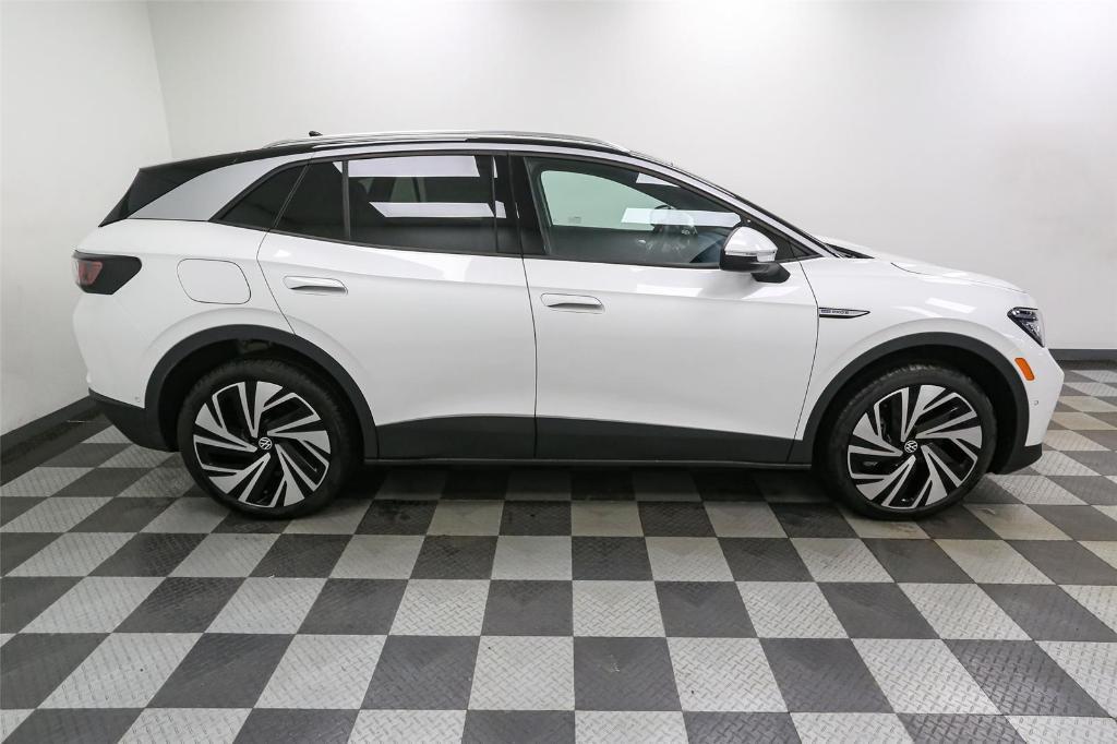 new 2025 Volkswagen ID.4 car, priced at $51,270