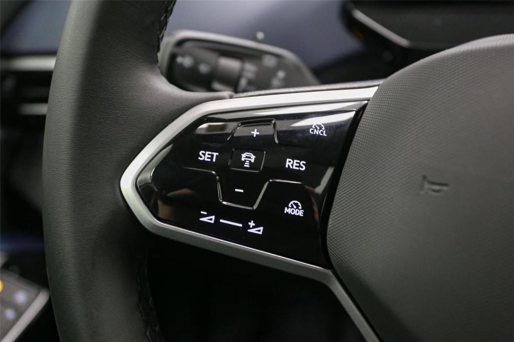 new 2025 Volkswagen ID.4 car, priced at $51,270