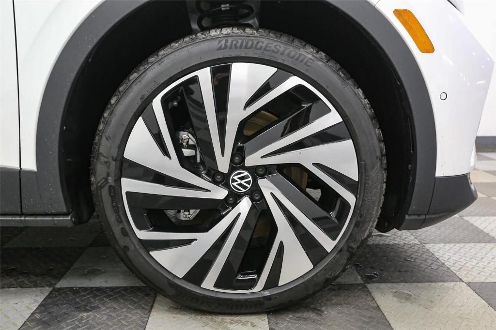 new 2025 Volkswagen ID.4 car, priced at $51,270
