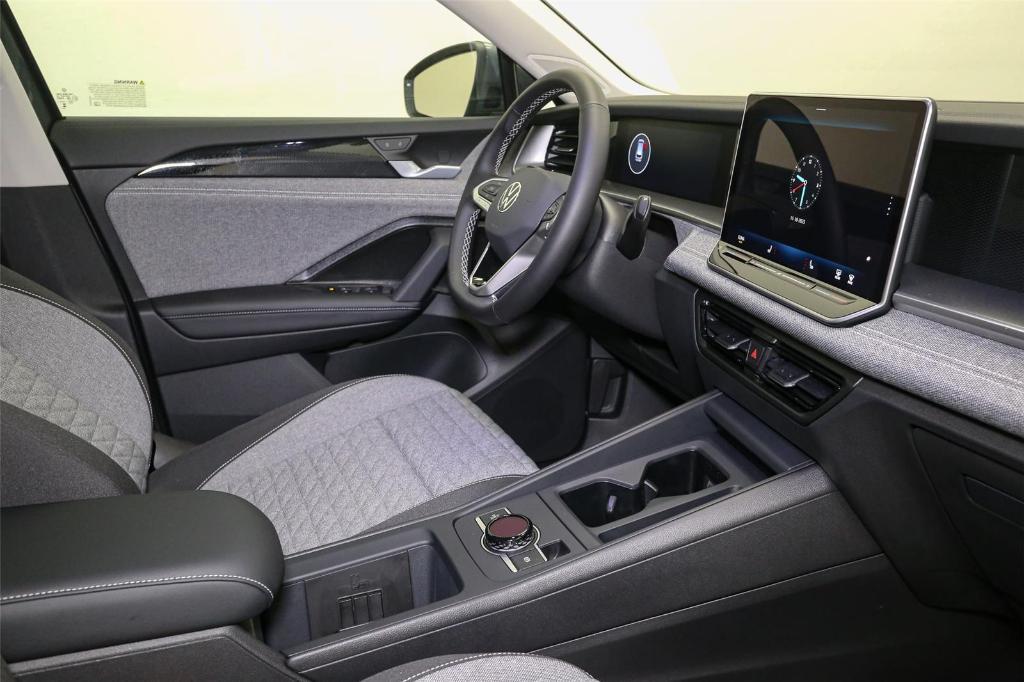 new 2026 Volkswagen Tiguan car, priced at $32,437