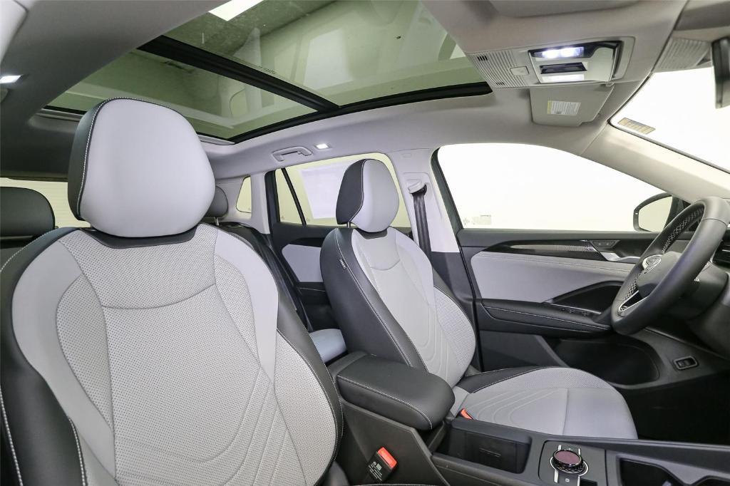 new 2025 Volkswagen Tiguan car, priced at $30,781