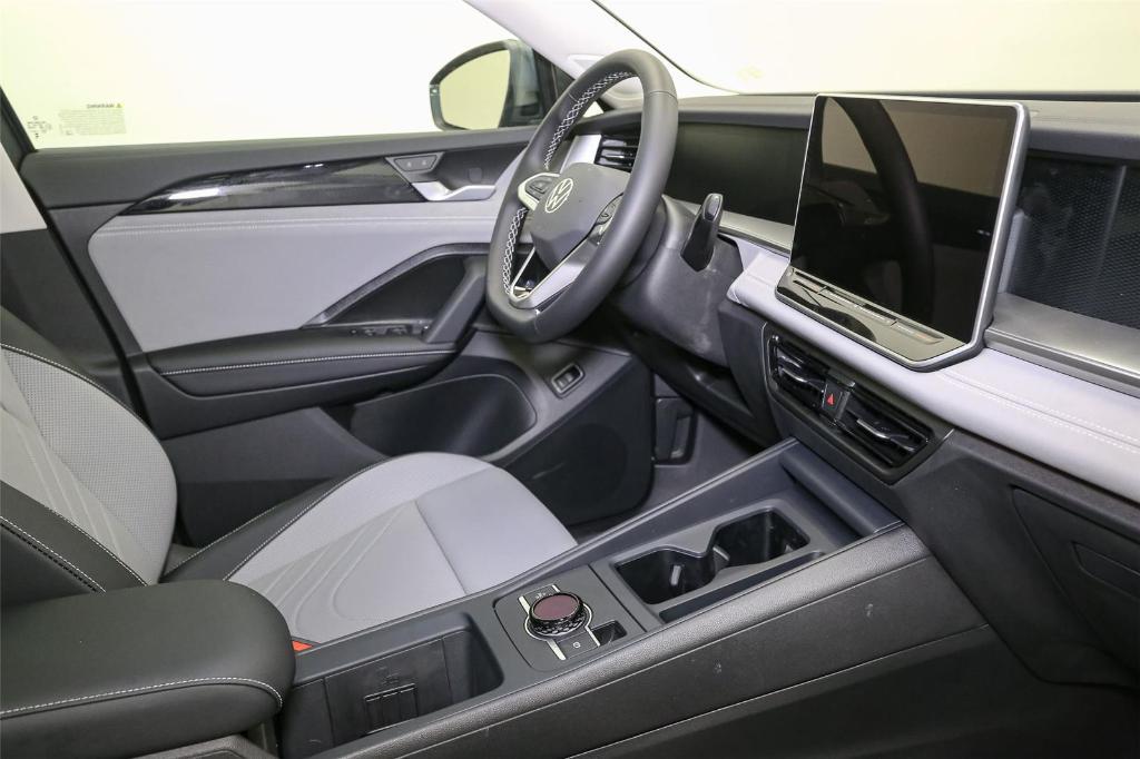 new 2025 Volkswagen Tiguan car, priced at $30,781