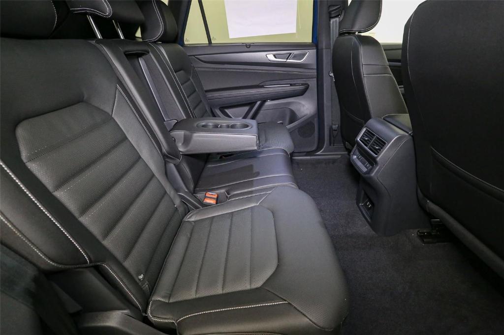 new 2026 Volkswagen Atlas Cross Sport car, priced at $49,435