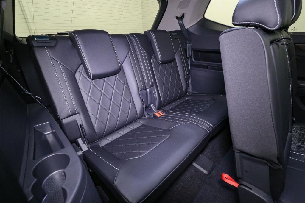 new 2026 Volkswagen Atlas car, priced at $52,663