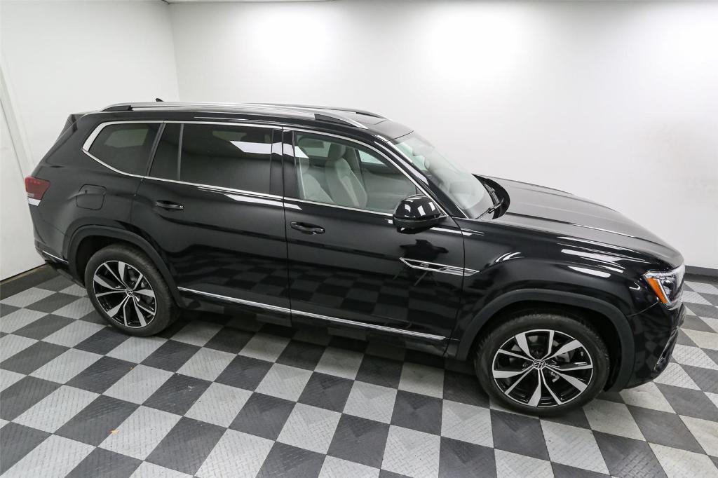 new 2026 Volkswagen Atlas car, priced at $52,663
