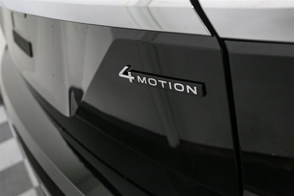 new 2026 Volkswagen Atlas car, priced at $52,663