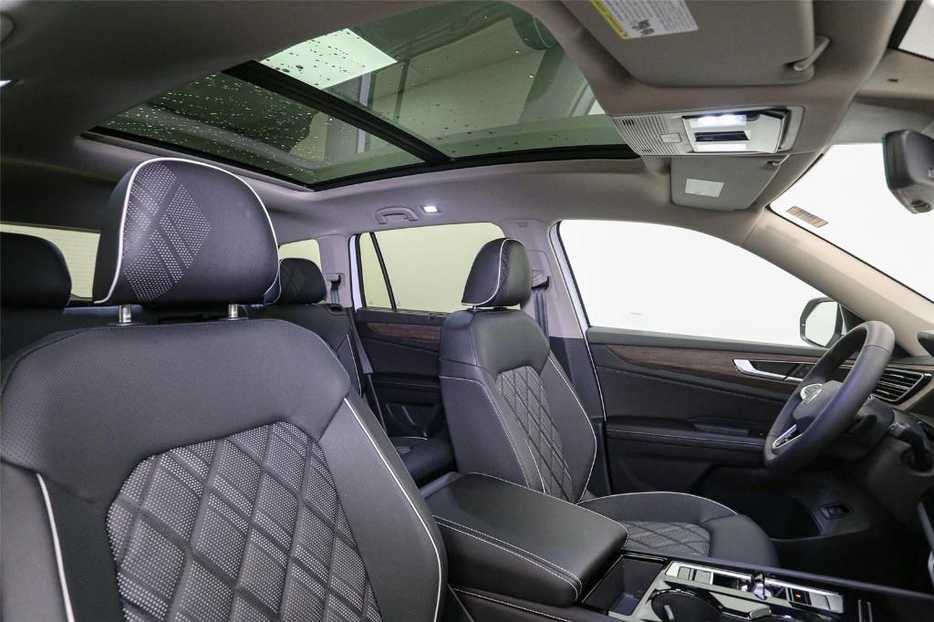 new 2026 Volkswagen Atlas car, priced at $52,663